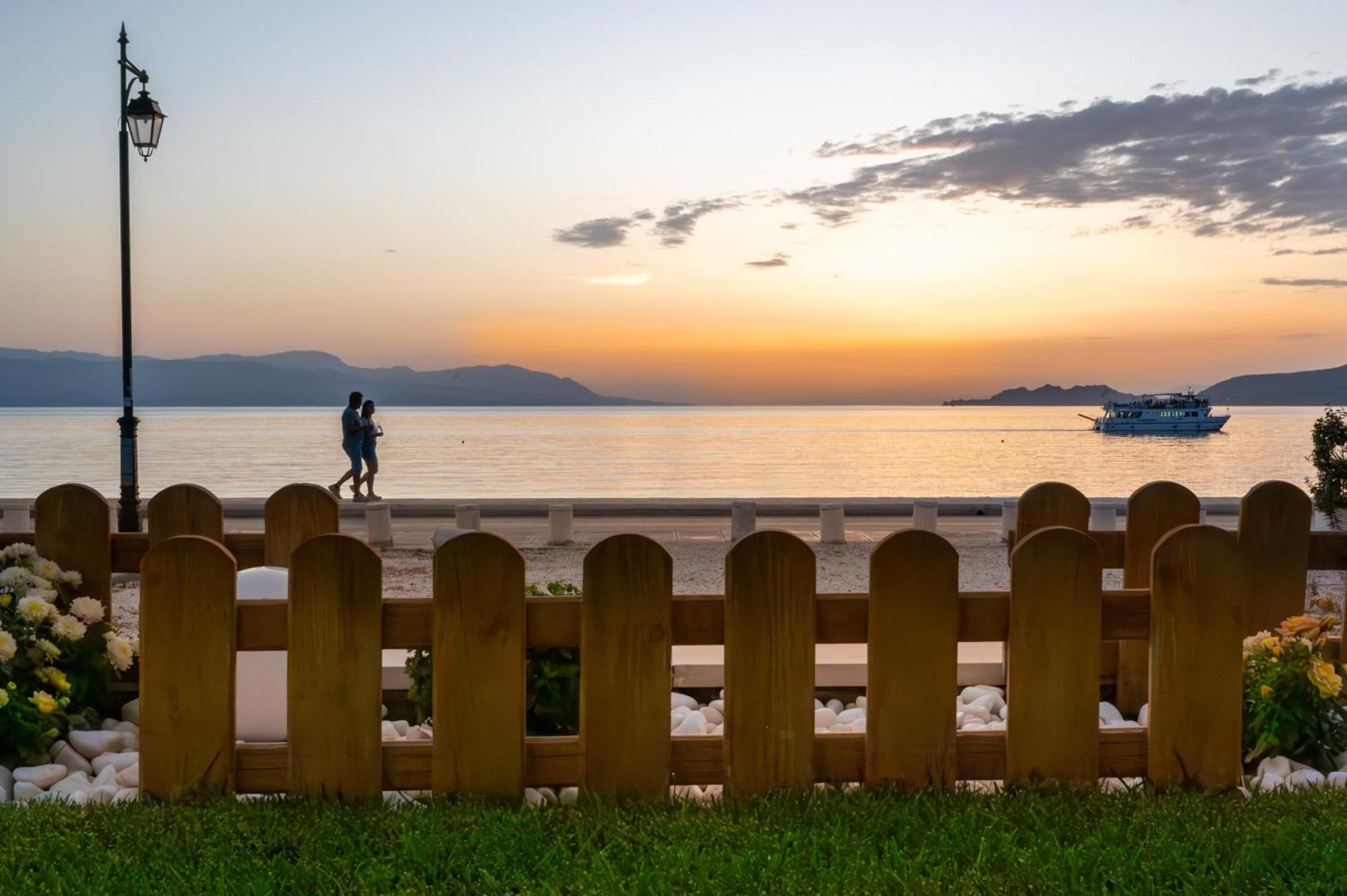 Loutraki Sea Sunset Apartment Luaran gambar