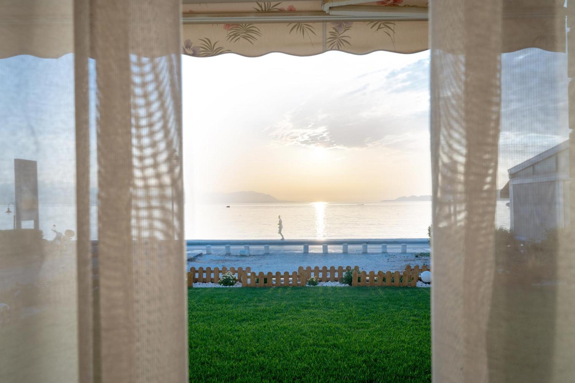 Loutraki Sea Sunset Apartment Luaran gambar
