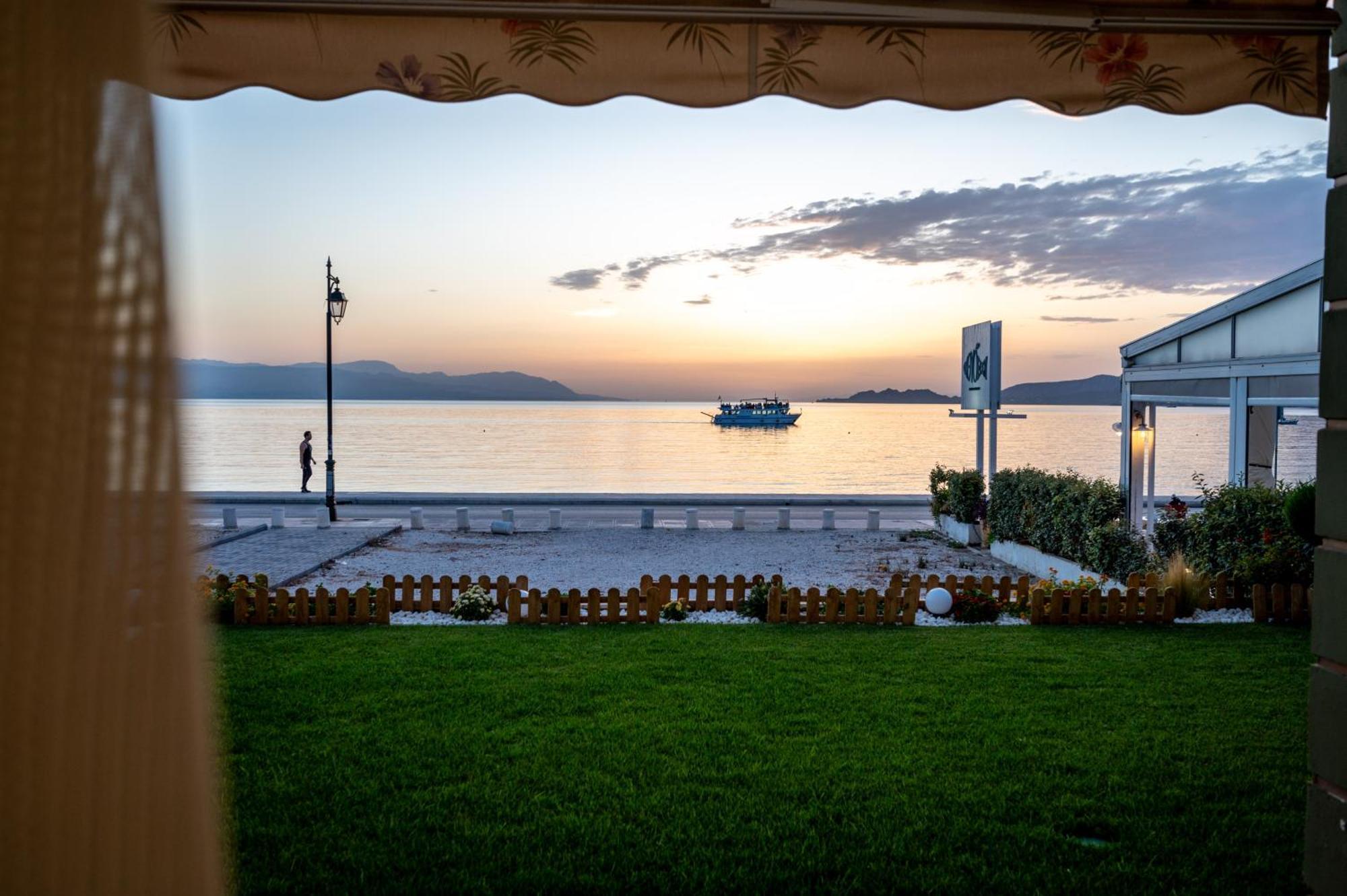 Loutraki Sea Sunset Apartment Luaran gambar