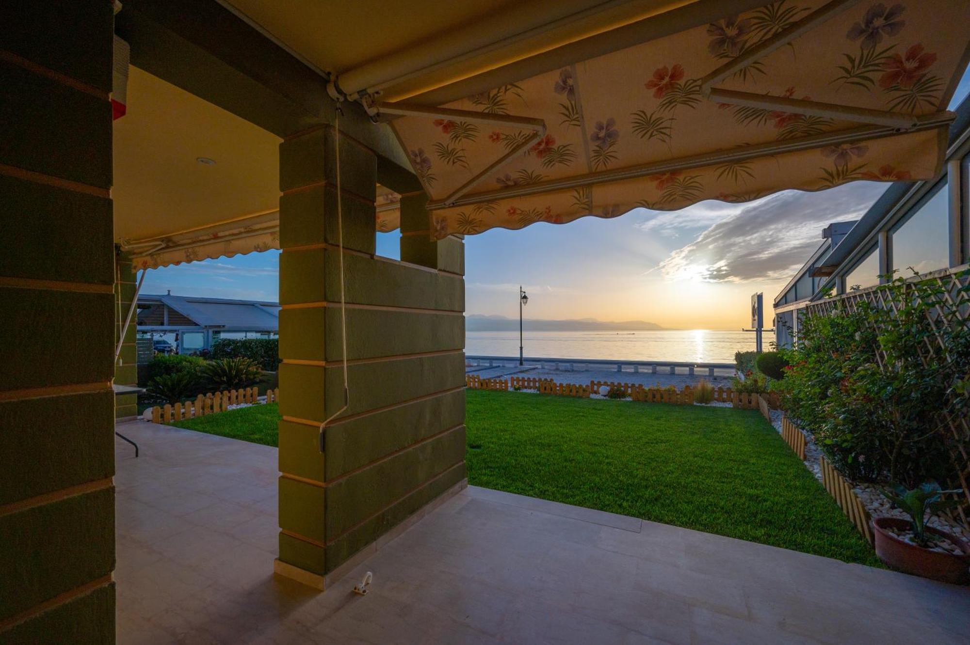 Loutraki Sea Sunset Apartment Luaran gambar