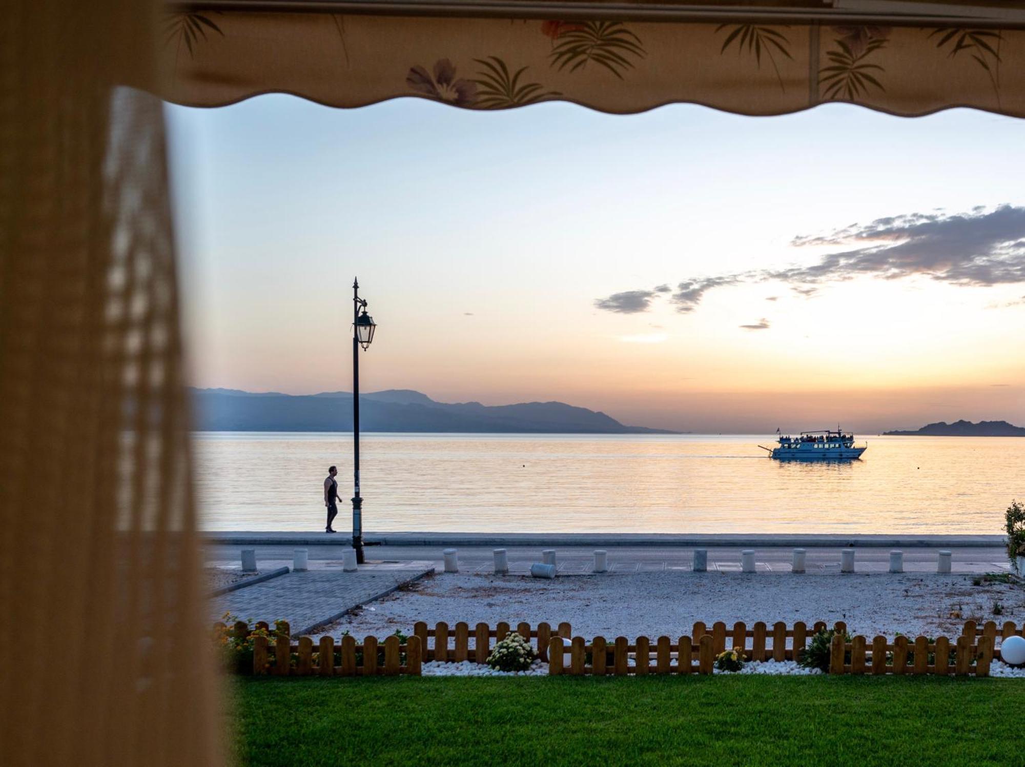 Loutraki Sea Sunset Apartment Luaran gambar